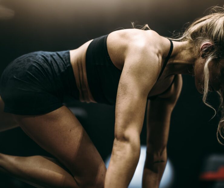 Programme HIIT maison : comment brûler la graisse en 20 minutes sans matériel ?