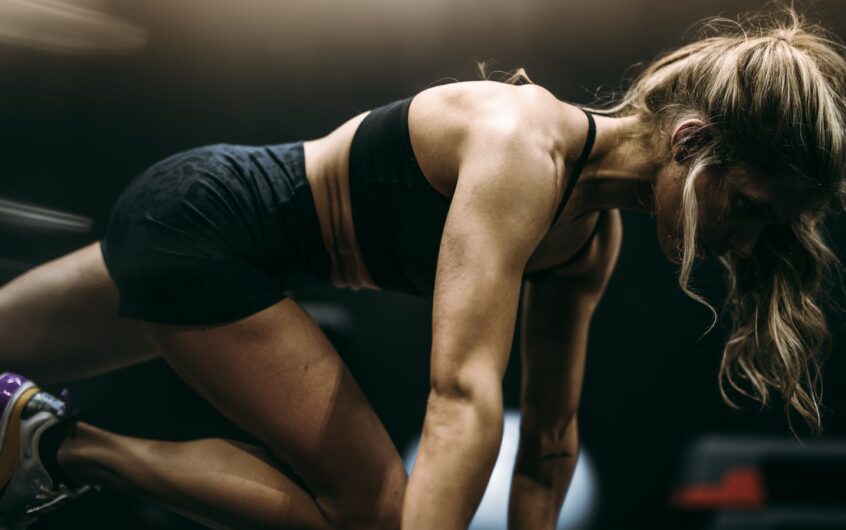 Programme HIIT maison : comment brûler la graisse en 20 minutes sans matériel ?