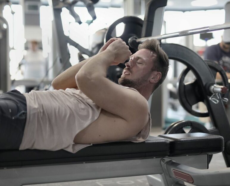 Comment casser un plateau en musculation : 8 leviers pour relancer vos progrès