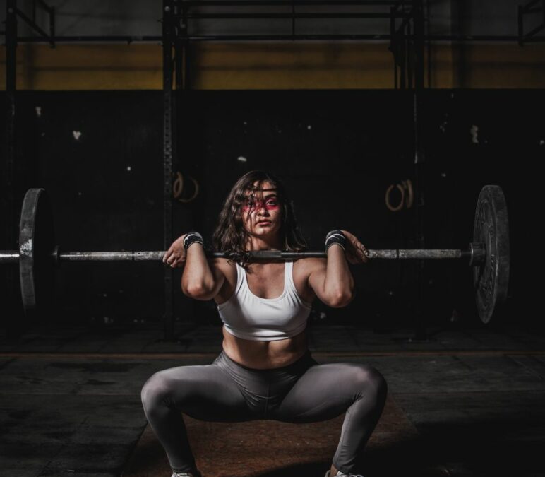 Hip thrust : technique parfaite, muscles sollicités et programme pour fessiers puissants