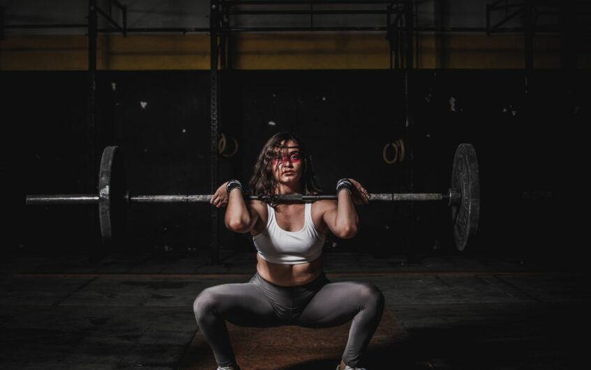 Hip thrust : technique parfaite, muscles sollicités et programme pour fessiers puissants