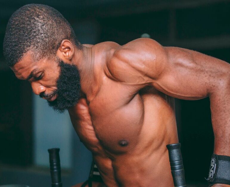 Programme musculation triceps : notre guide sur 6 semaines pour des bras puissants