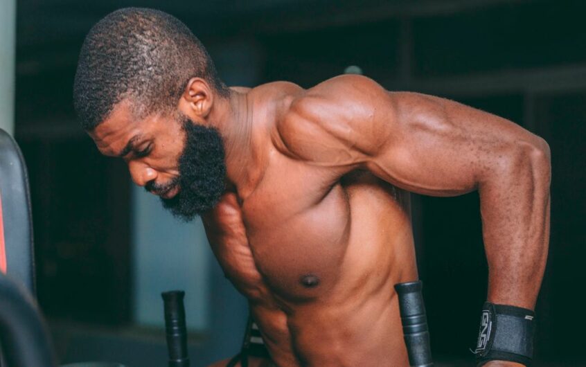 Programme musculation triceps : notre guide sur 6 semaines pour des bras puissants