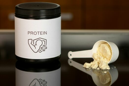 Protéine végétale ou whey : laquelle choisir en musculation